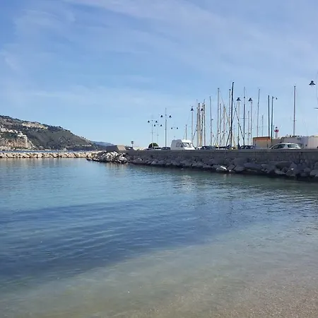 Le Cernuschi 2c * Menton